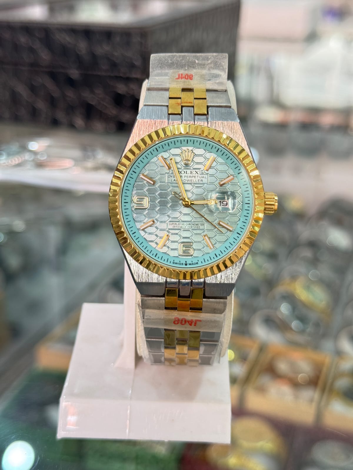 Aurum Hive Land-Dweller